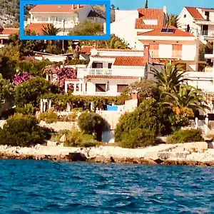  Apartment House Agradable