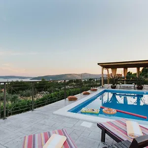  Ferienhaus Capri House